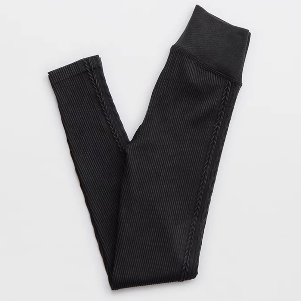 OFFLINE by Aerie Seamless Ribbed Cable 7/8 Leggings black NWT - Medium